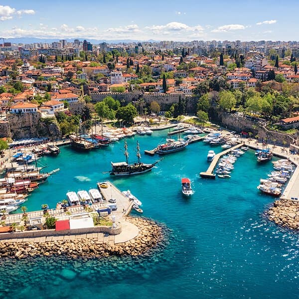 Antalya şehrinde doğan ünlüler - Levent Yüksel, Burak Yılmaz ve daha fazlası