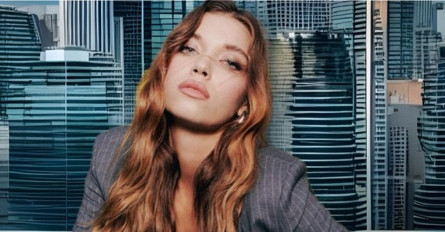 Afra Saraçoglu - Oyuncu (29 yaşında) - sosyal medya fotoğrafı