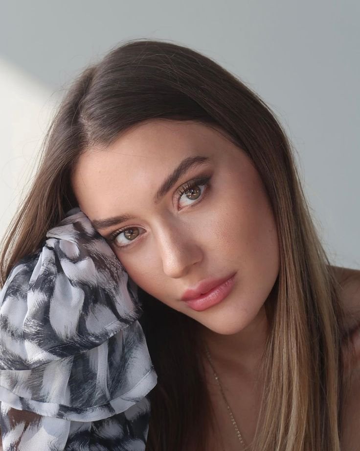 Aleyna Elibol - YouTuber (30 yaşında) - fotoğraf