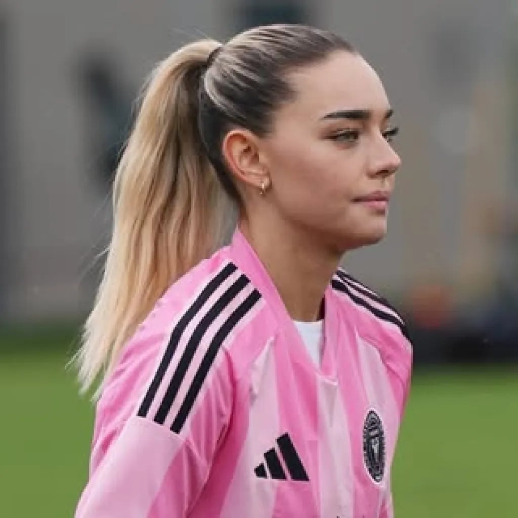 Aycan Yanaç - Futbolcu (28 yaşında) - Profil fotoğrafı ve resmi görsel