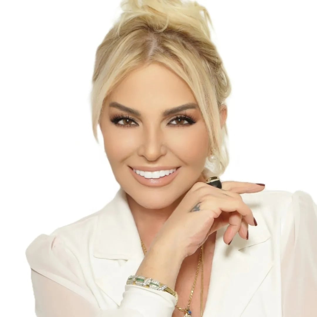 Ayşe Egesoy - Sunucu (73 yaşında) - Profil fotoğrafı ve resmi görsel