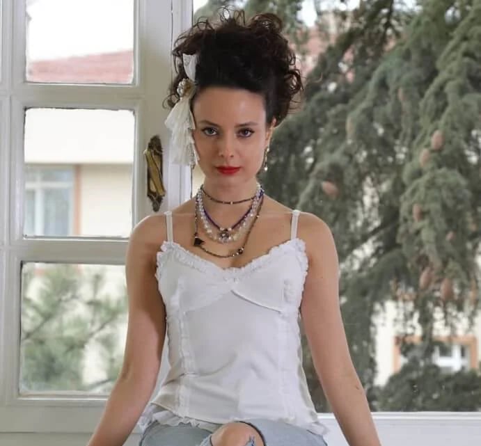 Başak Akbay - Oyuncu (39 yaşında) - fotoğraf