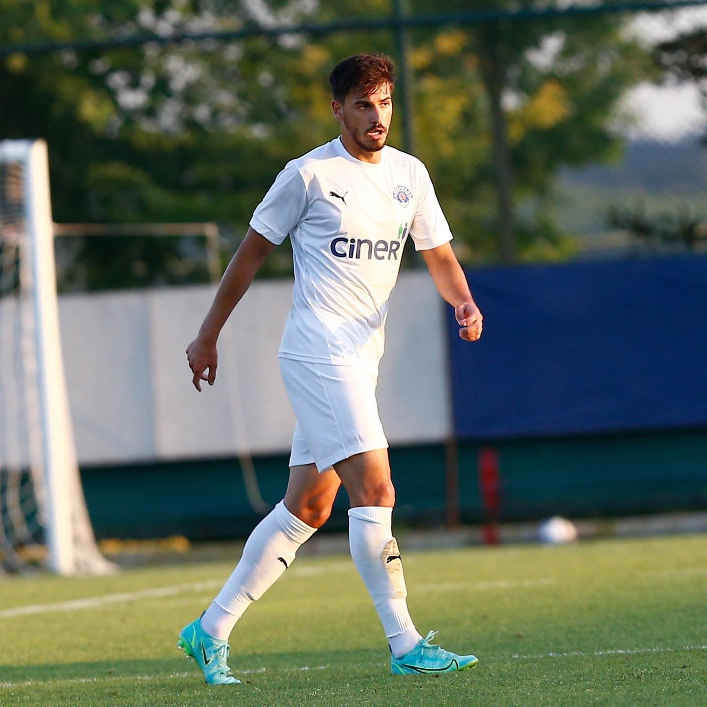 Berk cetin - Futbolcu (26 yaşında) - Profil fotoğrafı ve resmi görsel