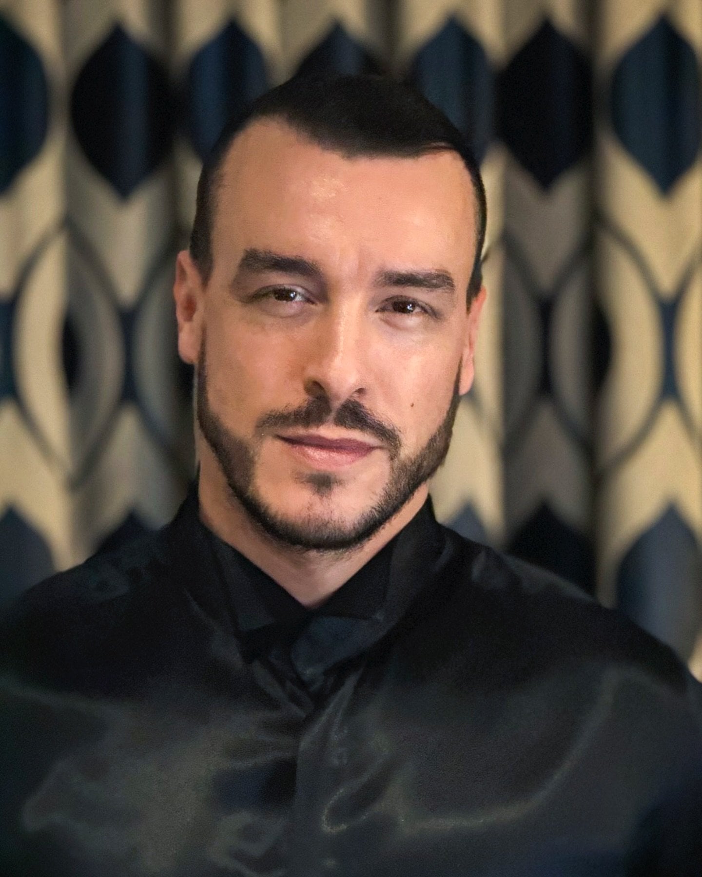 Cem Adrian - Yazar (46 yaşında) - fotoğraf