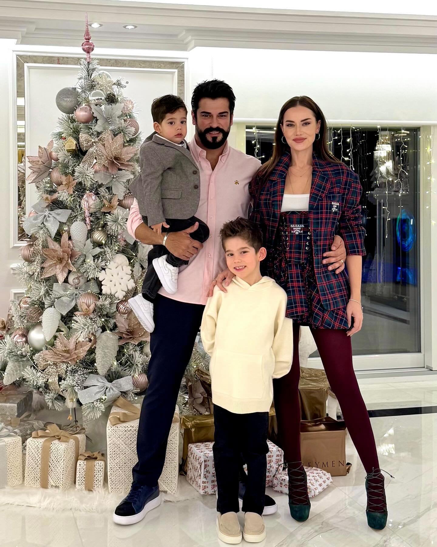 Fahriye Evcen Özçivit - Oyuncu (40 yaşında) - sosyal medya fotoğrafı