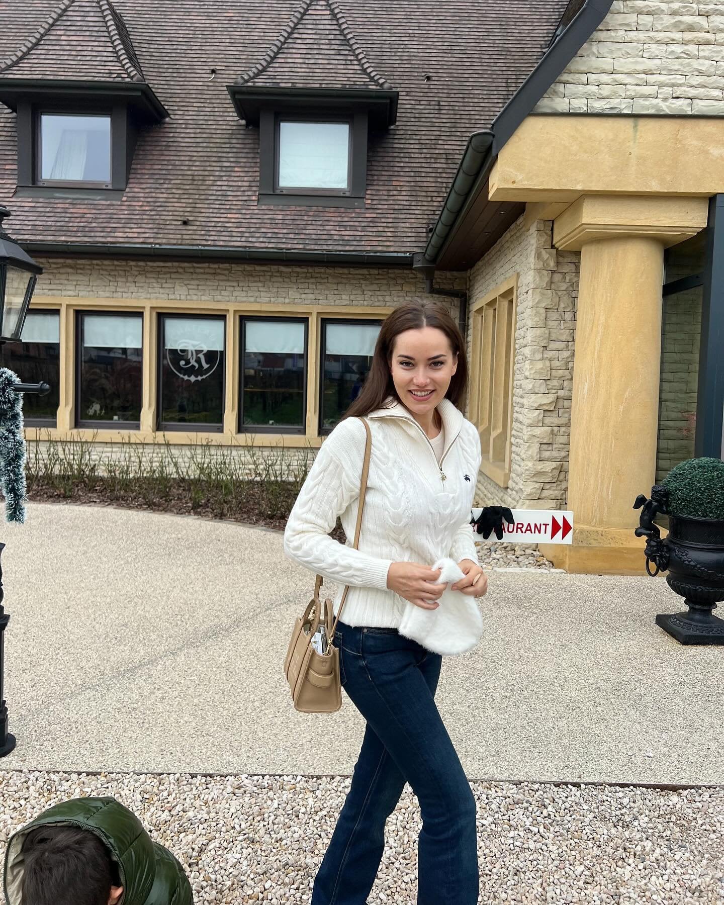 Fahriye Evcen Özçivit - Oyuncu (40 yaşında) - fotoğraf