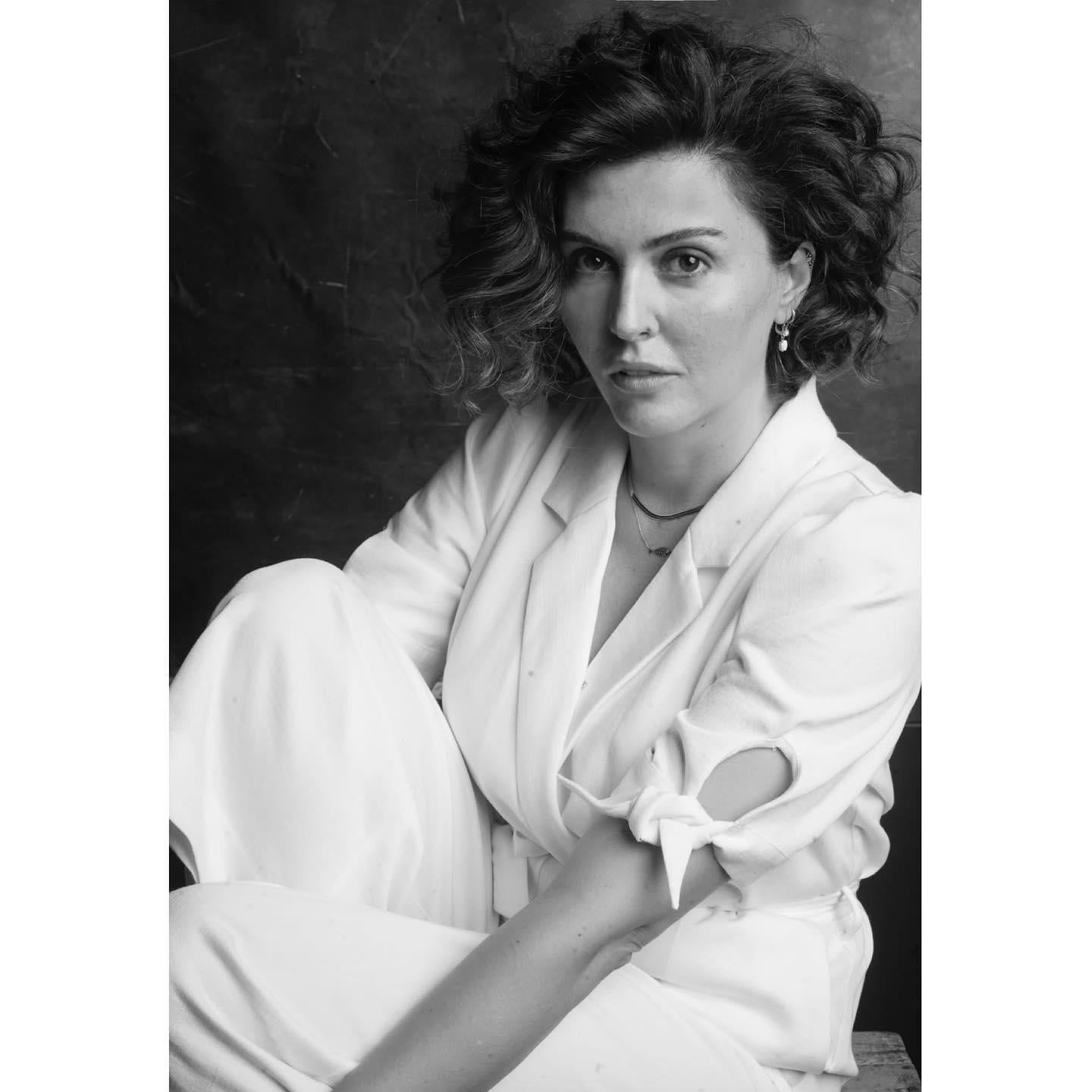 İdil Yener - Oyuncu (43 yaşında) - fotoğraf