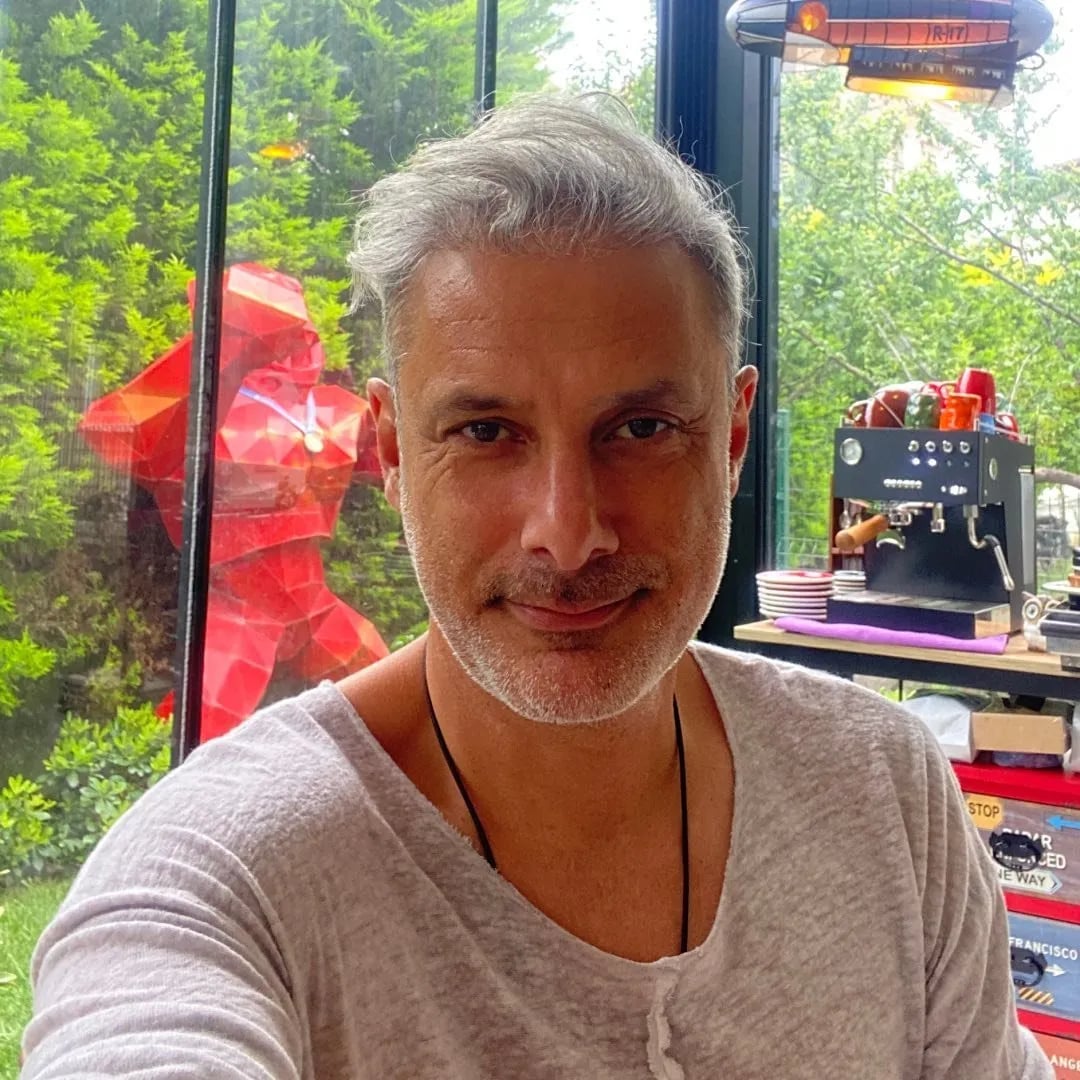 Kâmil Güler - Oyuncu (54 yaşında) - Profil fotoğrafı ve resmi görsel