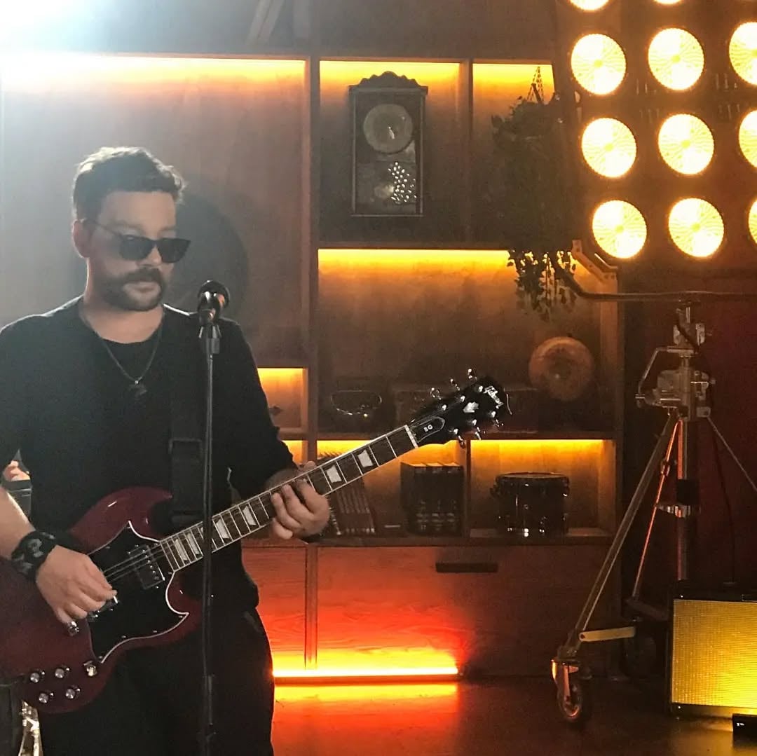 Oğuzhan Uğur - Müzisyen (42 yaşında) - sosyal medya fotoğrafı