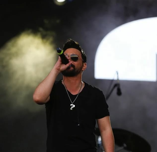 Oğuzhan Uğur - Müzisyen (42 yaşında) - fotoğraf