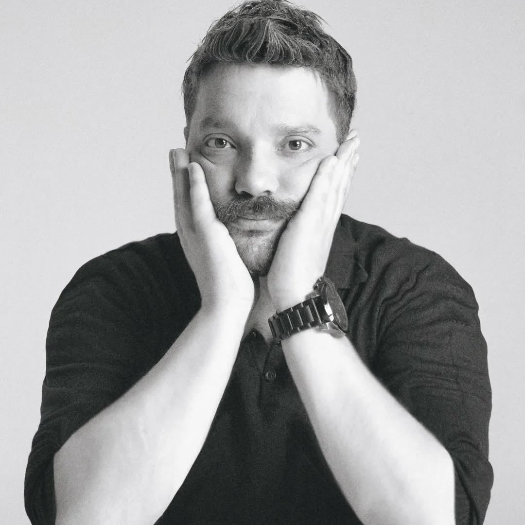 Oğuzhan Uğur - Müzisyen (42 yaşında) - günlük yaşam fotoğrafı