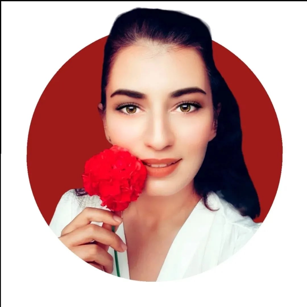 Seda Eroğlu - Yazar (38 yaşında) - Profil fotoğrafı ve resmi görsel