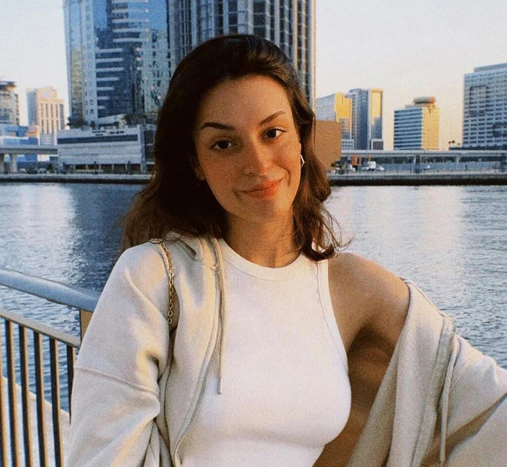 Sıla Şahin - Şarkıcı (27 yaşında) - Profil fotoğrafı ve resmi görsel