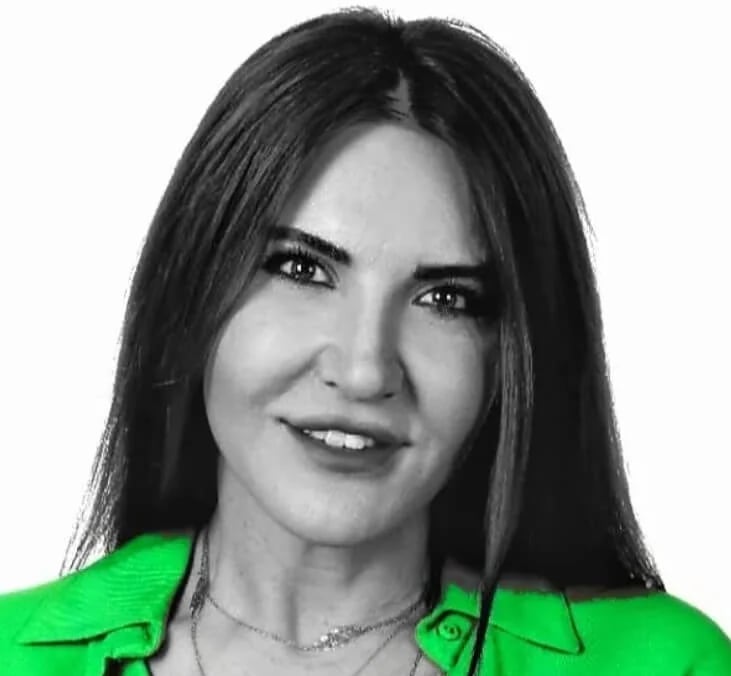 Şule Zeybek - Sunucu (51 yaşında) - günlük yaşam fotoğrafı