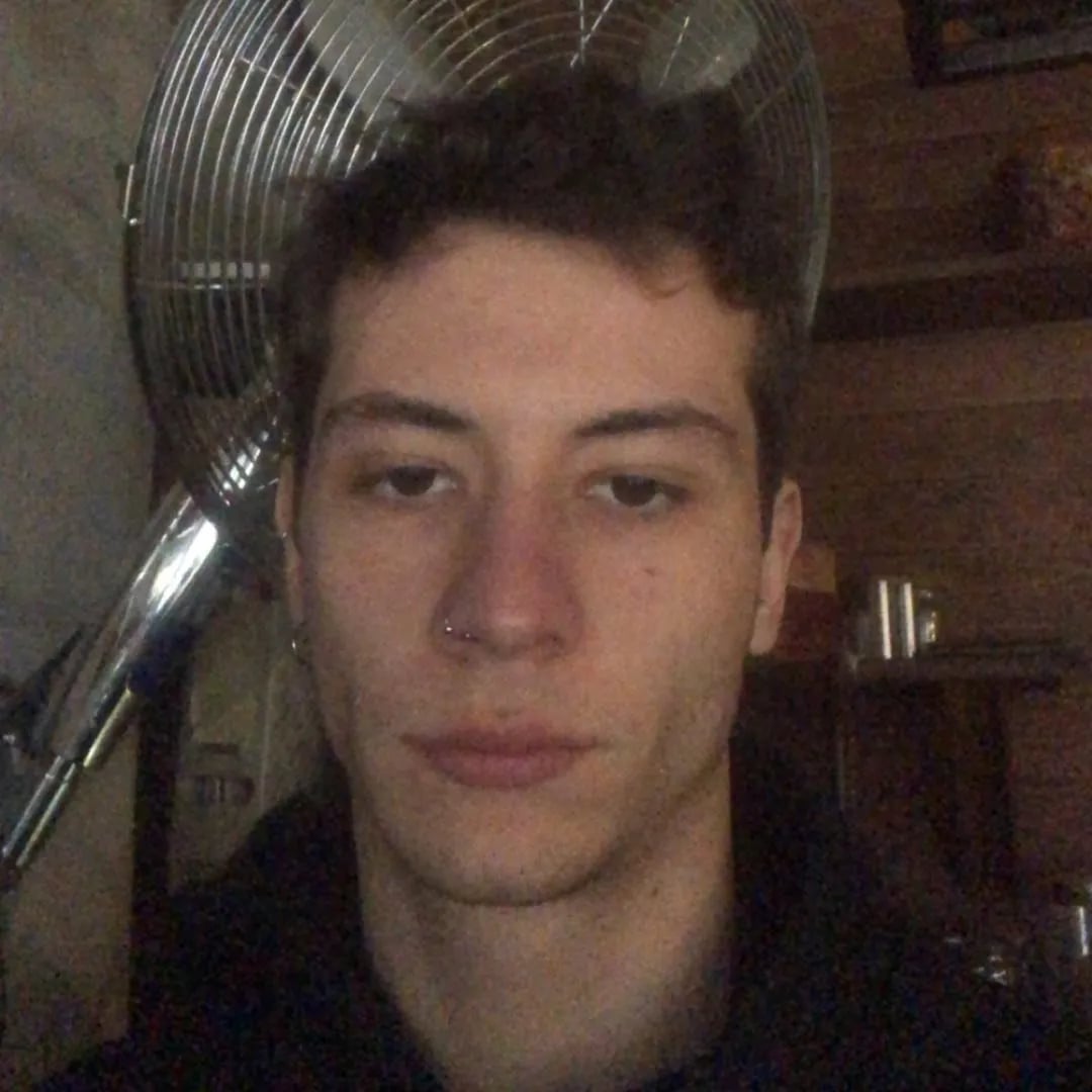 Tunga Sayan - Yarışmacı (25 yaşında) - Profil fotoğrafı ve resmi görsel