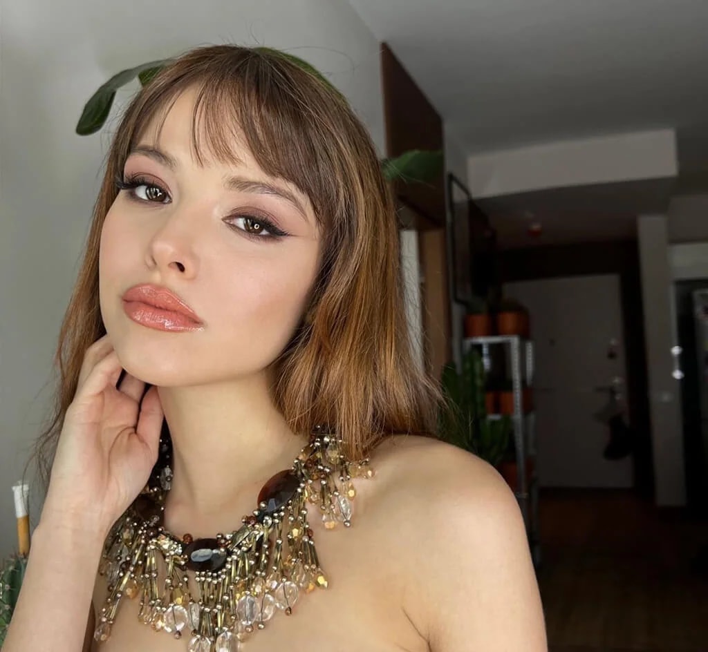 İrem Çiçek - Oyuncu (27 yaşında) - Ana profil fotoğrafı ve resmi görsel