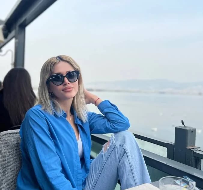 Simurg Sarsılmaz - Manken (32 yaşında) - sosyal medya fotoğrafı